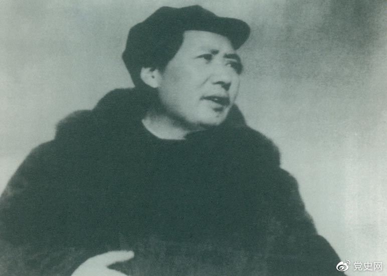 　　1949年3月23日，毛澤東率領(lǐng)中共中央機關(guān)離開西柏坡前往北平。出發(fā)時，他對周恩來說，今天是進京的日子，進京趕考去。我們決不當李自成，我們都希望考個好成績。